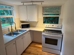 2795 Riverside Dr, Unit #2 in Sarasota, FL - Foto de edificio - Building Photo