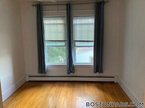 13 Blanchard Rd-Unit -4 in Weymouth, MA - Building Photo - Building Photo