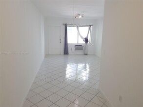 1021 Michigan Ave in Miami Beach, FL - Foto de edificio - Building Photo