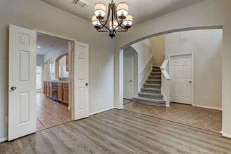 18 Prairie Oak Dr in Conroe, TX - Building Photo - Building Photo