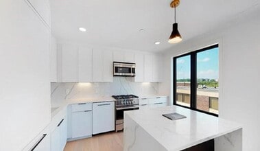 52 Leo M Birmingham Pkwy in Boston, MA - Building Photo - Building Photo