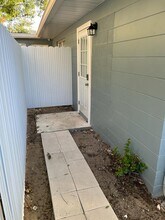 1862 4th St SE, Unit C in Winter Haven, FL - Foto de edificio - Building Photo