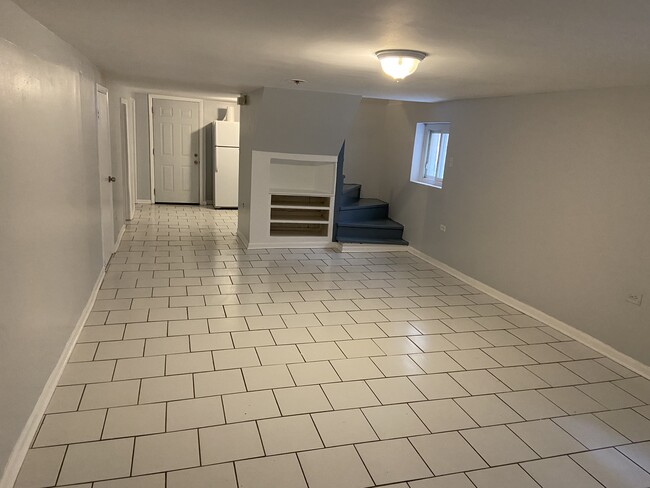 3425 N Harding Ave, Unit Garden Apt in Avondale