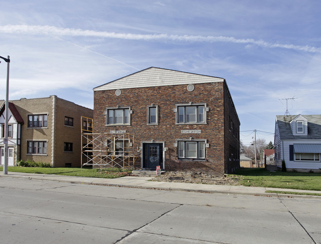 3347 S Kinnickinnic Ave in Milwaukee, WI - Building Photo - Building Photo