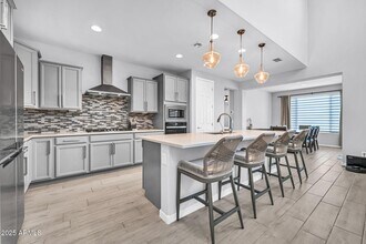 6752 W Coles Rd in Phoenix, AZ - Building Photo - Building Photo