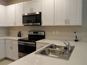 25152 E Lenox Cir in Punta Gorda, FL - Building Photo - Building Photo