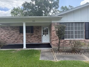 880 Lockwood Dr in Beaumont, TX - Building Photo - Building Photo
