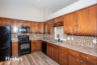 12329 Guy Way in Indianapolis, IN - Foto de edificio - Building Photo