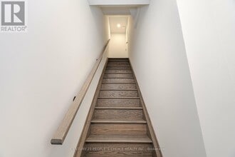 150 Honeycrisp Cres in Vaughan, ON - Building Photo - Building Photo