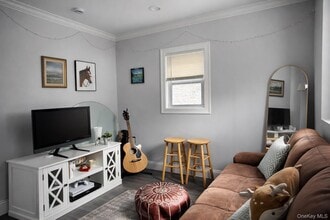 118 Forest Ave in Glen Cove, NY - Building Photo - Building Photo