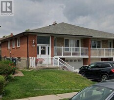 30 Picaro Dr in Toronto, ON - Building Photo