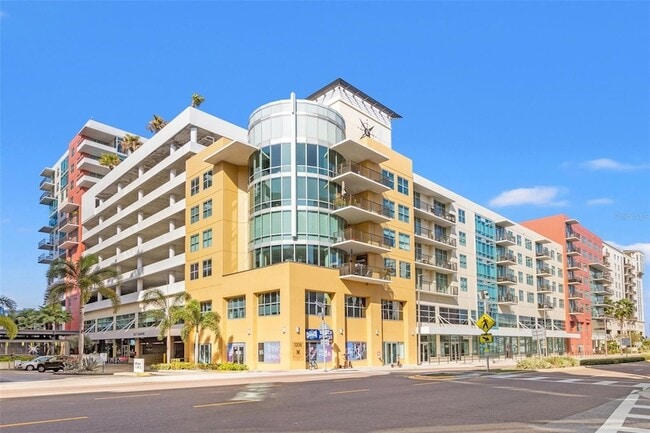 1208 E Kennedy Blvd, Unit 1121 in Tampa, FL - Building Photo - Building Photo