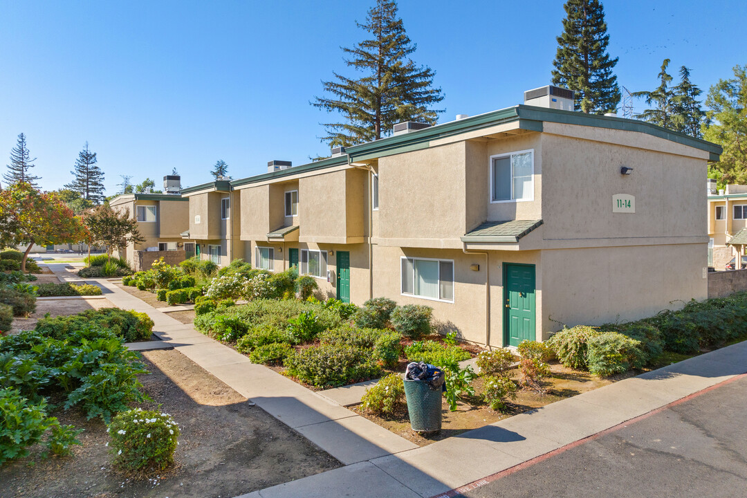 River Garden Estates in Sacramento, CA - Building Photo