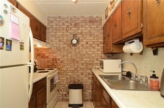 1045 Turnpike St in Beaver, PA - Building Photo - Interior Photo