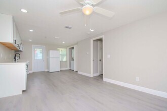 105 Karde Ln in Brandon, FL - Building Photo - Building Photo