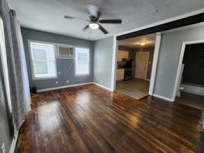 1427 Hays St in San Antonio, TX - Building Photo - Building Photo