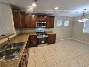 908 Eric Stocken Ave in North Las Vegas, NV - Foto de edificio - Building Photo