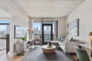 352 S Aberdeen St in Chicago, IL - Building Photo