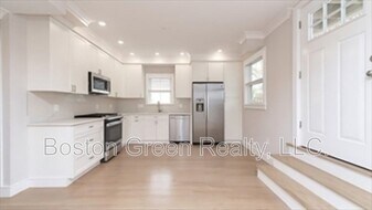 2A Rossmore Rd in Boston, MA - Building Photo