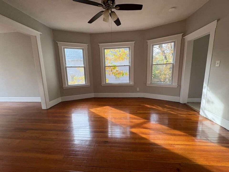 83 Judson Ave, Unit 2 in New Haven, CT - Building Photo