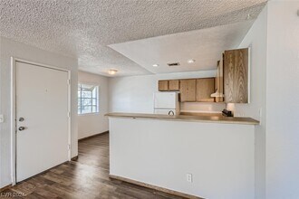4181 Terrestrial Dr-Unit -220 in Las Vegas, NV - Building Photo - Building Photo