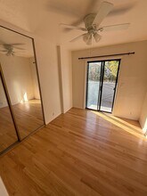 3702-10 Crown Point Dr in San Diego, CA - Foto de edificio - Building Photo