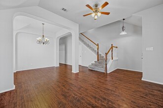 10010 Voss Ave in Keller, TX - Foto de edificio - Building Photo