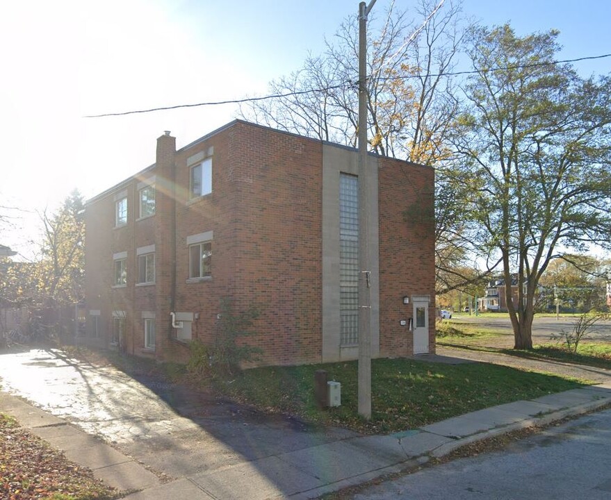 4730 Eastwood Cres in Niagara Falls, ON - Building Photo