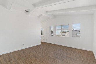 559 4th St in Encinitas, CA - Building Photo - Building Photo