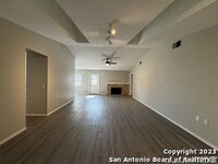 9302 Greens Point in San Antonio, TX - Foto de edificio - Building Photo