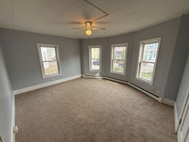 568 Rimmon St in Manchester, NH - Building Photo