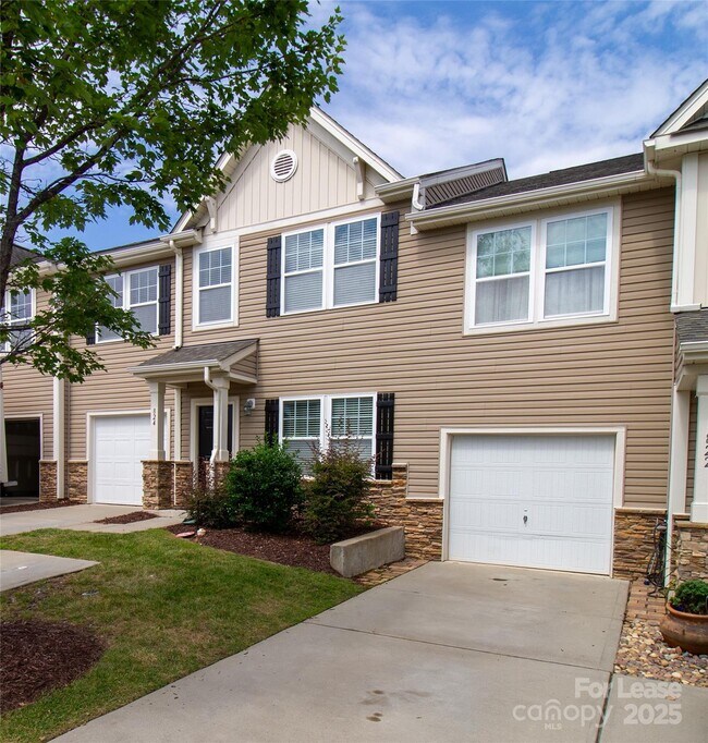 824 Summerlake Dr in Fort Mill, SC - Building Photo - Building Photo