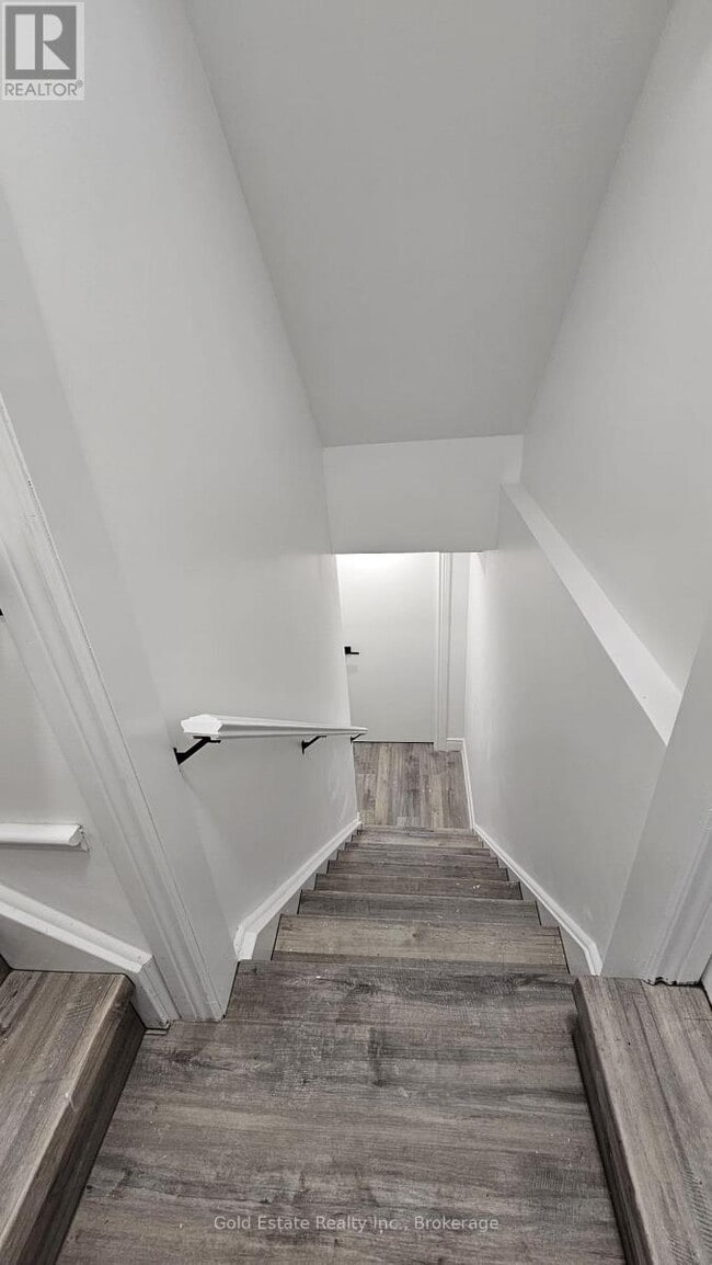 212 Spring Creek Dr in Hamilton, ON - Building Photo - Building Photo