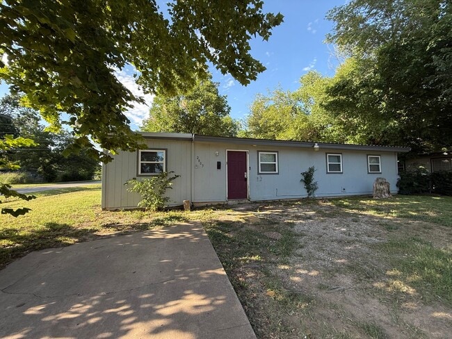 property at 2803 E 44th Pl N