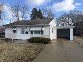 2007 Schuyler Dr in Peru, IL - Building Photo