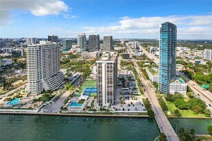 600 NE 36th St in Miami, FL - Building Photo