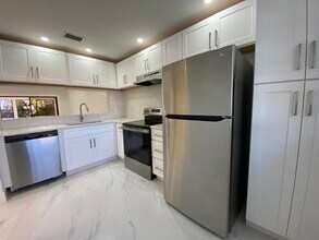 267 NW 36th Ave in Deerfield Beach, FL - Building Photo - Building Photo