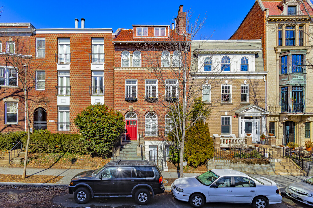 1847 Kalorama Rd NW in Washington, DC - Building Photo