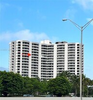 3300 NE 191st St, Unit 1711 in Aventura, FL - Building Photo