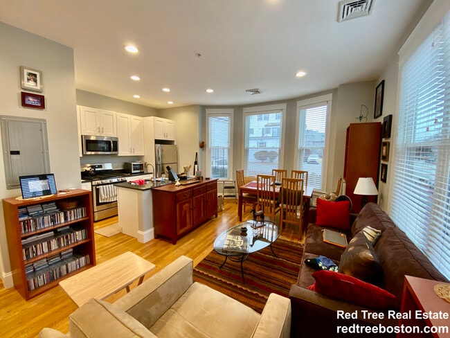 property at 405 S Huntington Ave