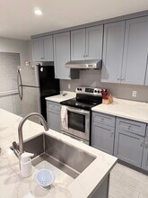 2241 Village Ct, Unit 2 in Belmont, CA - Building Photo - Building Photo