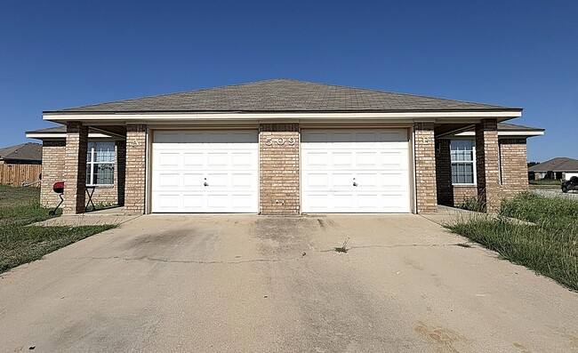 509 Primrose Dr, Unit B in Copperas Cove, TX - Foto de edificio - Building Photo