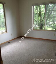 1210 California Ave in Kalamazoo, MI - Building Photo - Building Photo