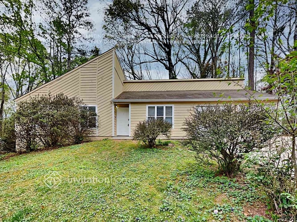 86 Hartley Way in Kennesaw, GA - Building Photo