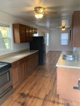 3315 Valley Dr in Le Claire, IA - Building Photo - Building Photo