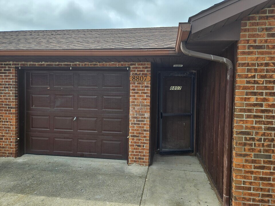 8807 Bono Rd, Unit 8807 in Terre Haute, IN - Building Photo