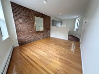 40 Lewis St, Unit 3 in Boston, MA - Building Photo - Building Photo