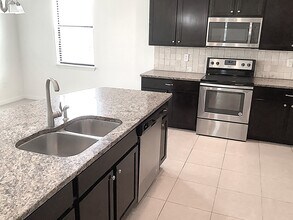 11621 Winterset Cove Drive in Riverview, FL - Foto de edificio - Building Photo