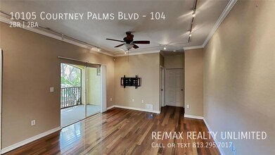 10105 Courtney Palms Blvd in Tampa, FL - Foto de edificio - Building Photo