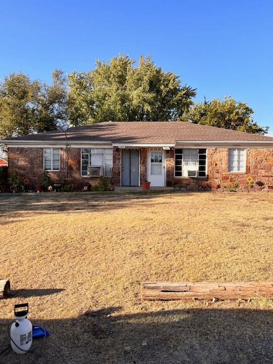 1308 W Rupe Ave in Enid, OK - Building Photo